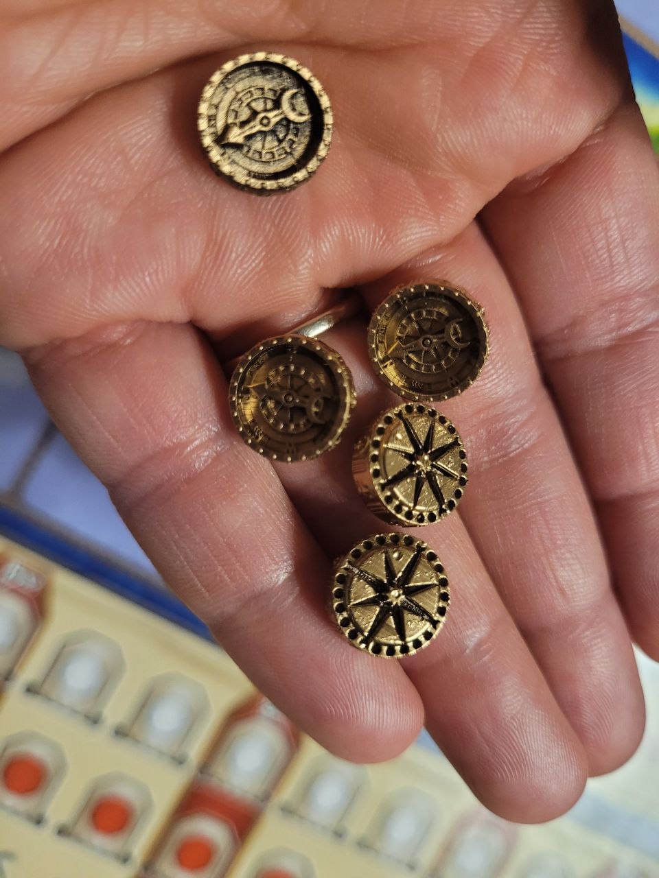 Maracaibo tiny compass tokens