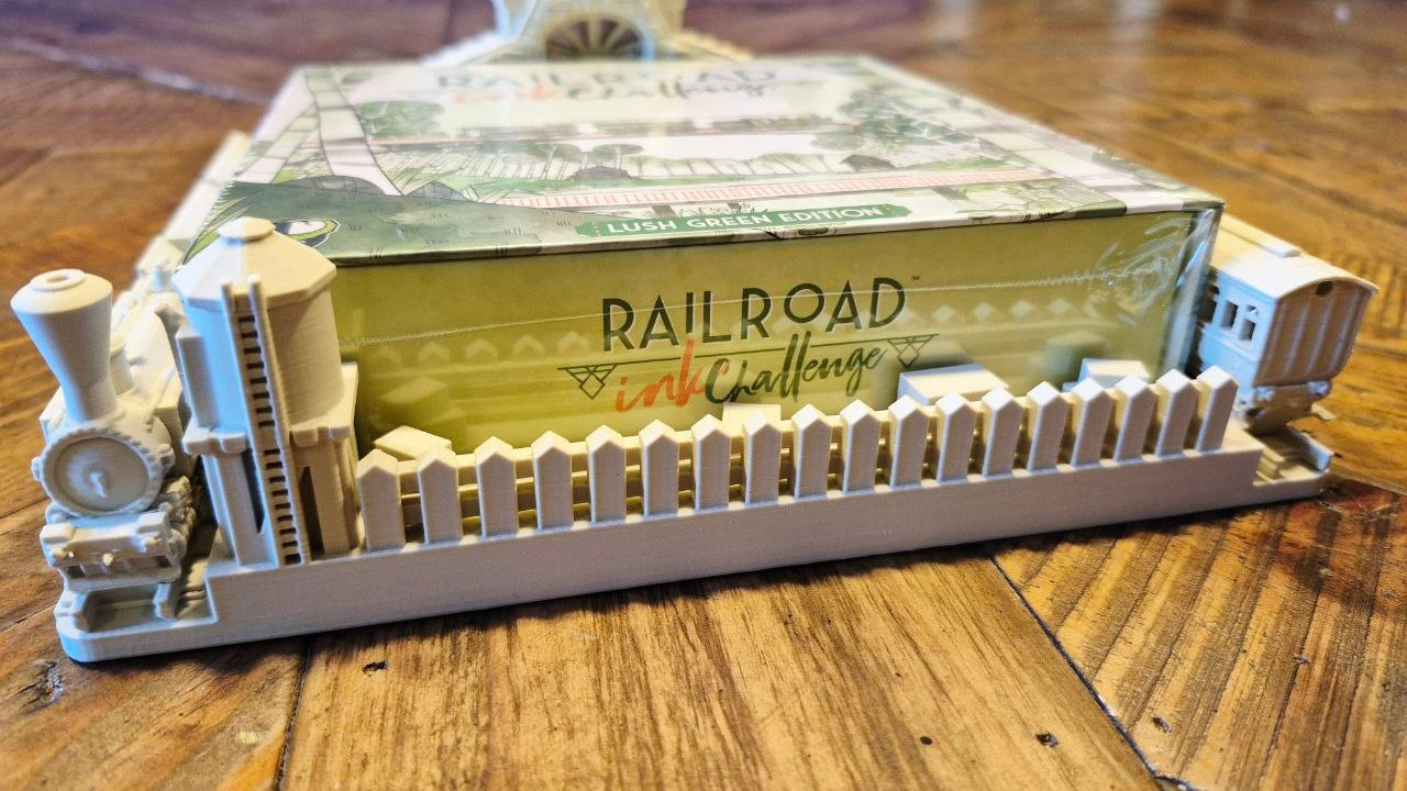 A train Dice Tray